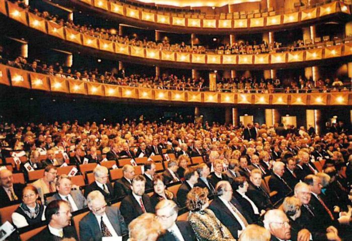 Schluetersche-250-Jahr-Feier-Opernhaus-700x479