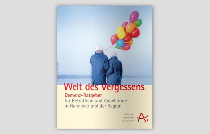 Ziel dieses Ratgebers ist es, umfassend und kompakt über das Thema „Demenz“ zu informieren. Er geht u. a. auf Symptome, Diagnose und Behandlung ein, informiert über den richtigen Umgang mit Demenzerkrankten.