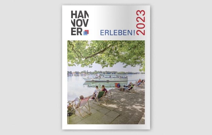 „Hannover erleben! 2023“ gibt einen Einblick in das Leben in der niedersächsischen Landeshauptstadt und der Region Hannover. Die Publikation enthält viele nützliche Tipps und Adressen für neu Zugezogene und Alteingesessene.